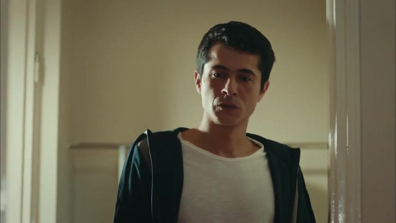 Кадры из сериала Ребенок 18 серия 1 сезон (2019)