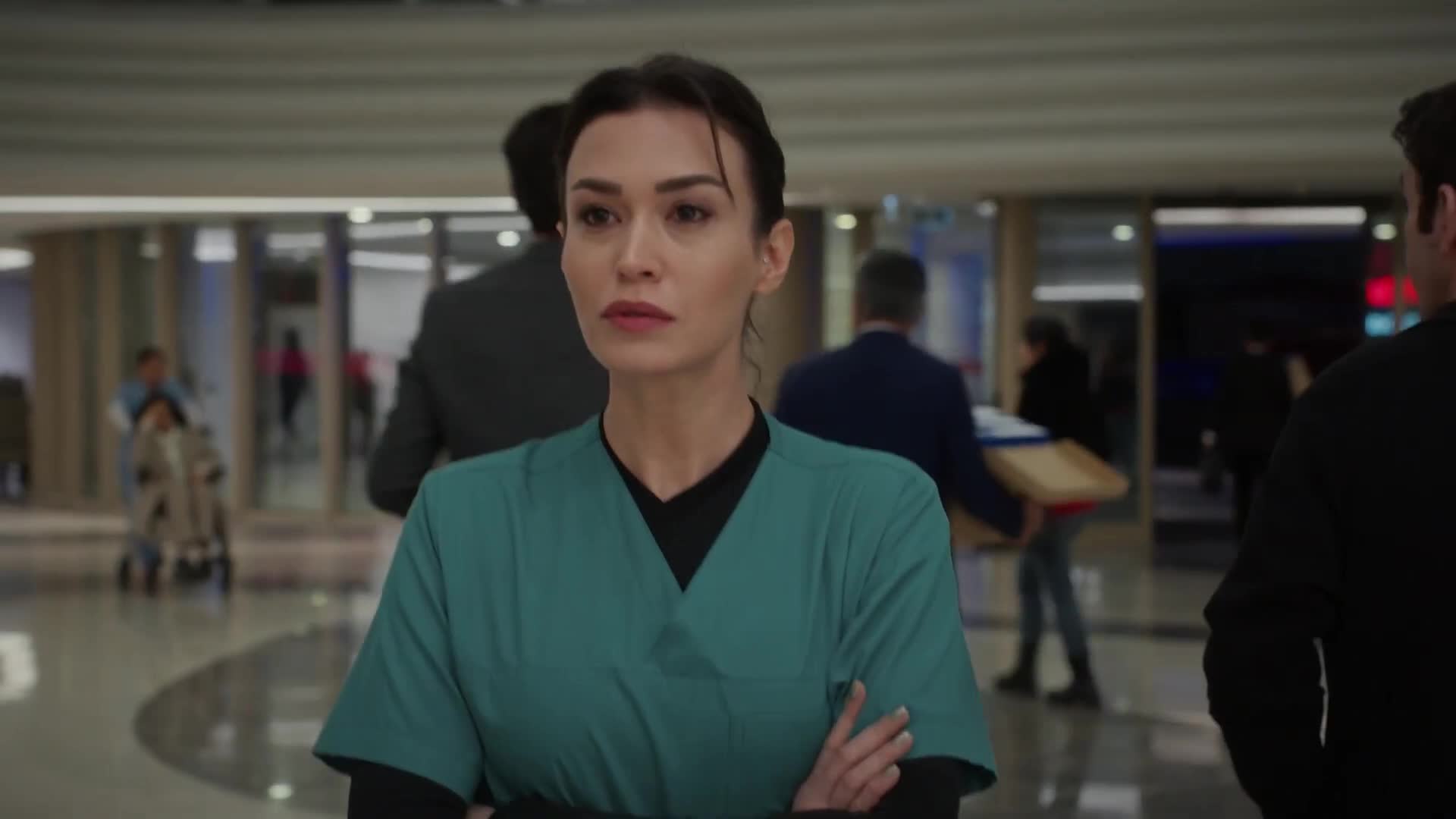 Кадры из сериала Бахар 17 серия 2 сезон (2024)