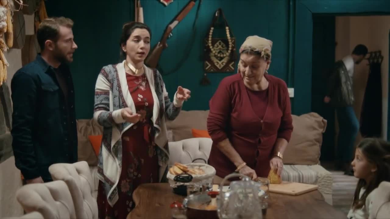 Кадры из сериала Ты расскажи, Карадениз (2018)