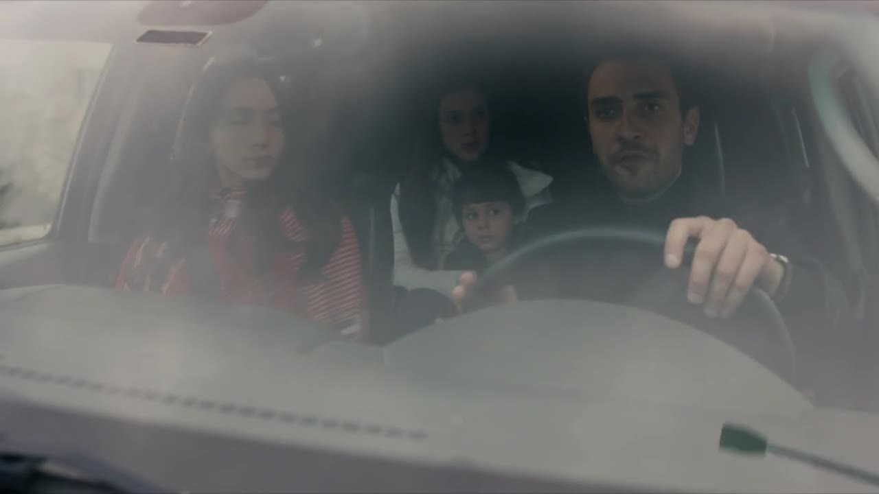 Кадры из сериала Ты расскажи, Карадениз (2018)