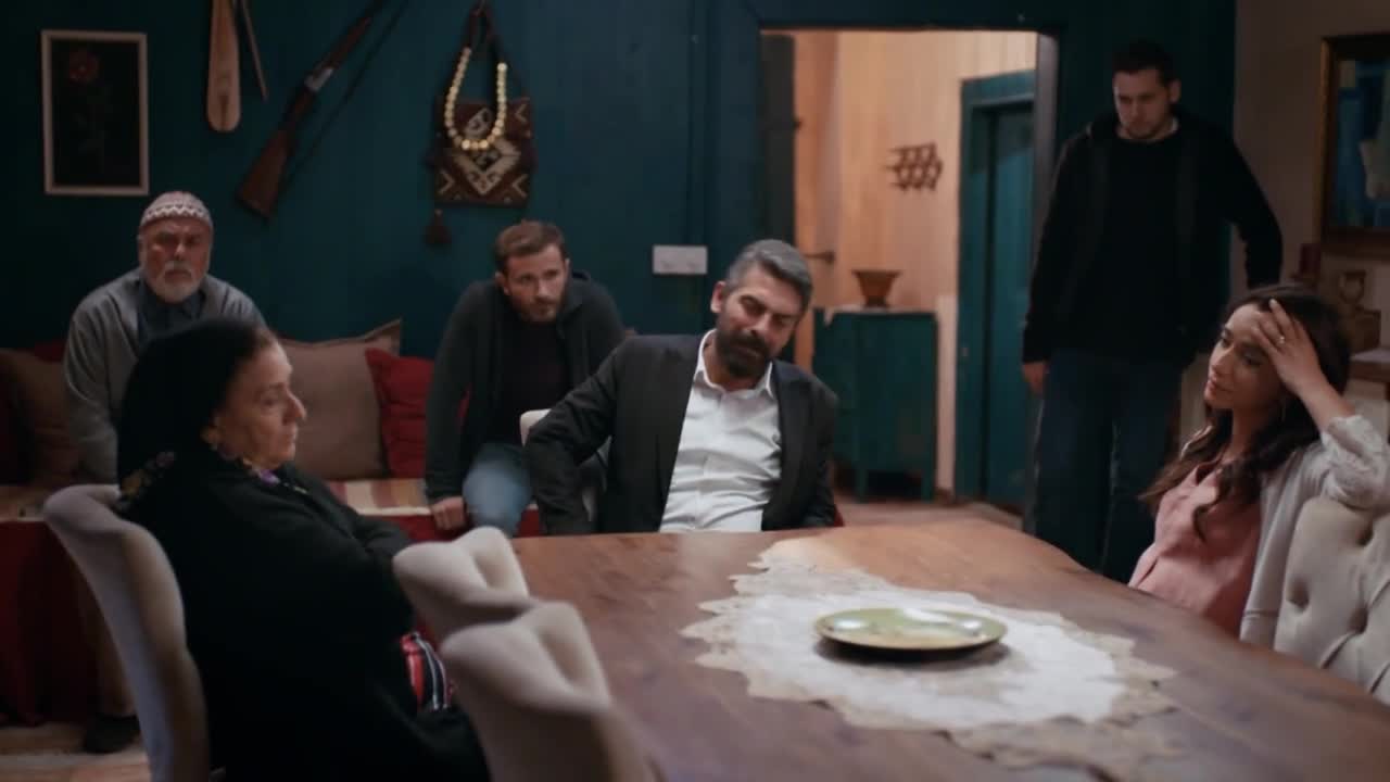 Кадры из сериала Ты расскажи, Карадениз (2018)
