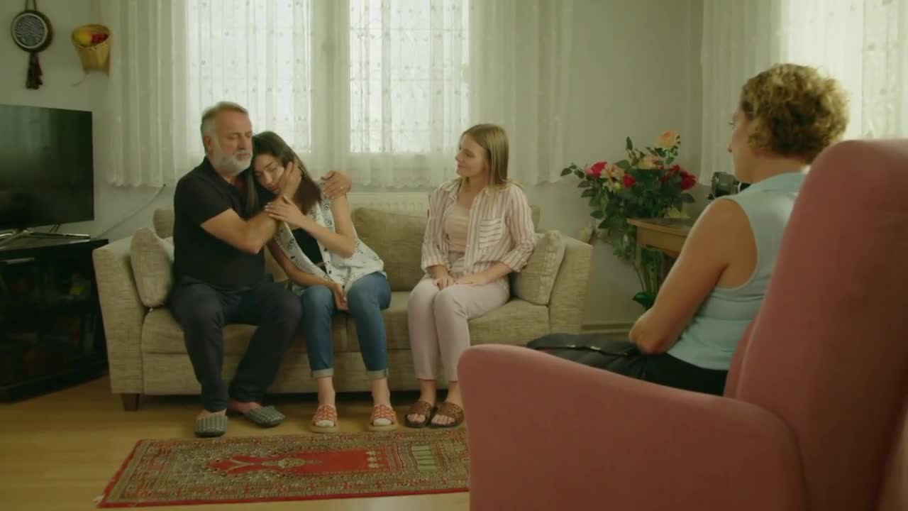 Кадры из сериала Сломанные жизни 18 серия 1 сезон (2021)