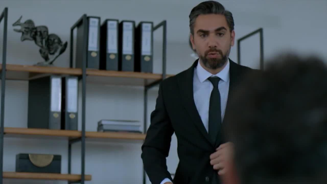 Кадры из сериала В конце ночи 3 серия 1 сезон (2022)