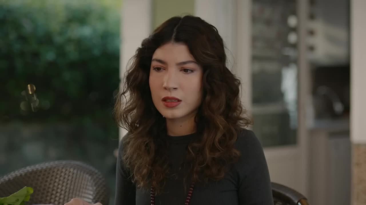 Кадры из сериала Измена (2022)