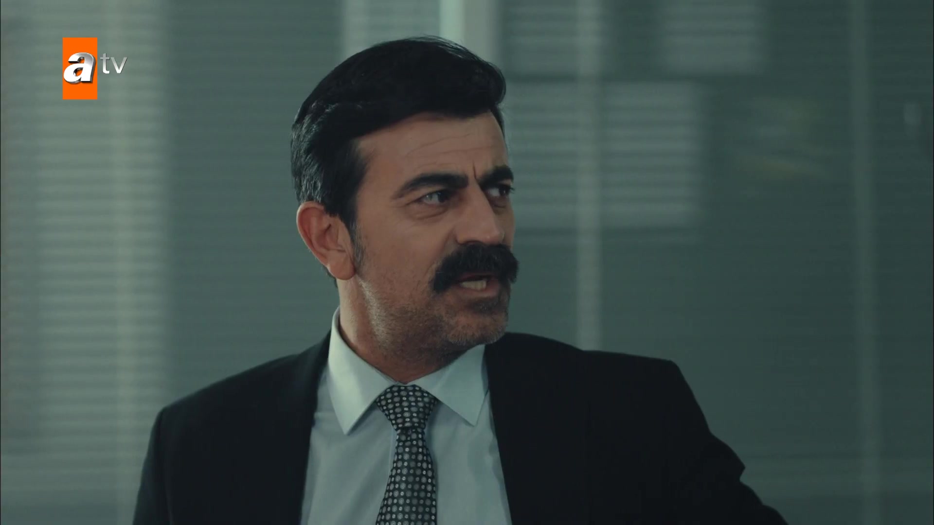 Кадры из сериала Нападающий (2021)