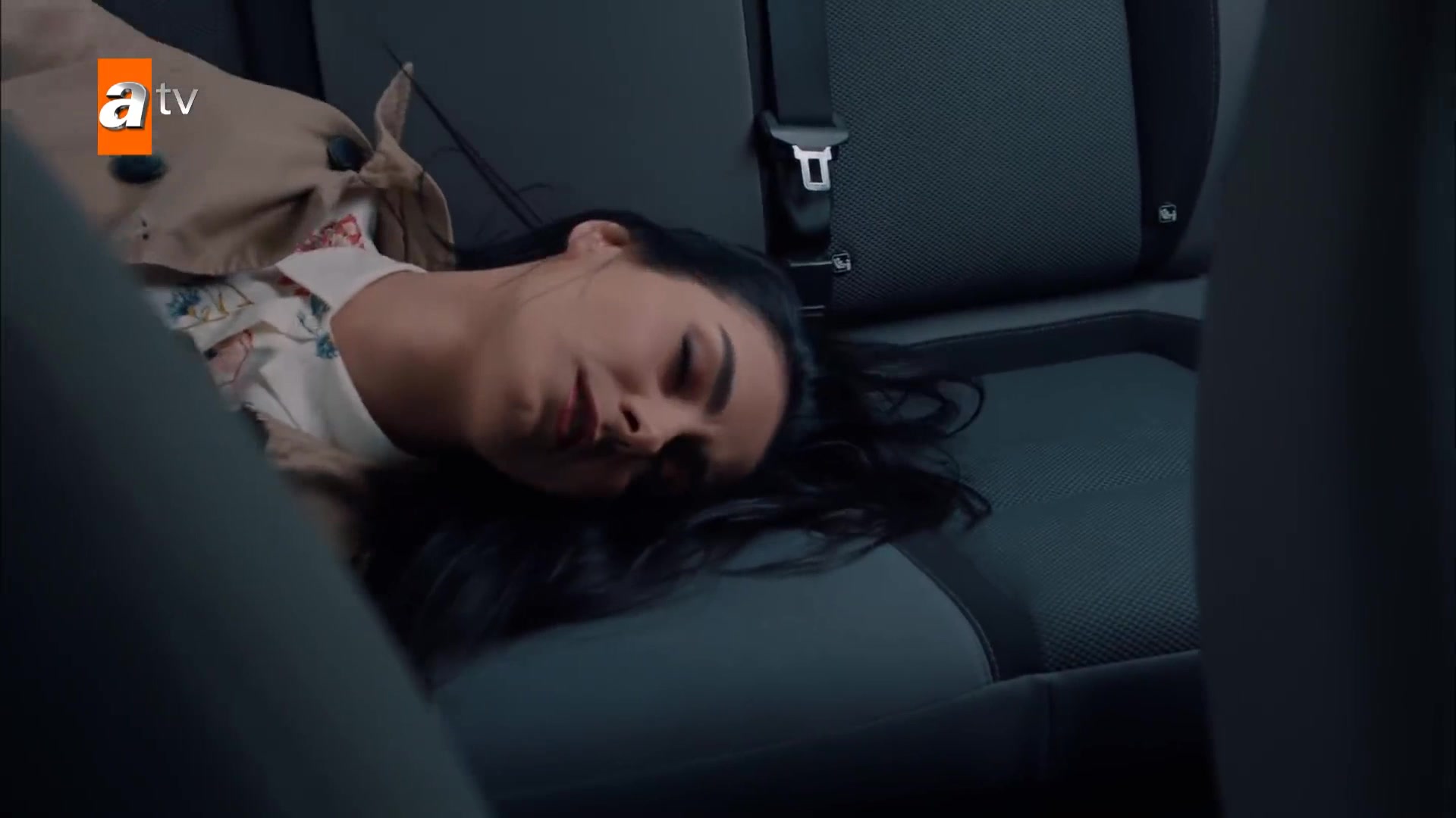 Кадры из сериала Не плачь, мама 3 серия 1 сезон (2018)