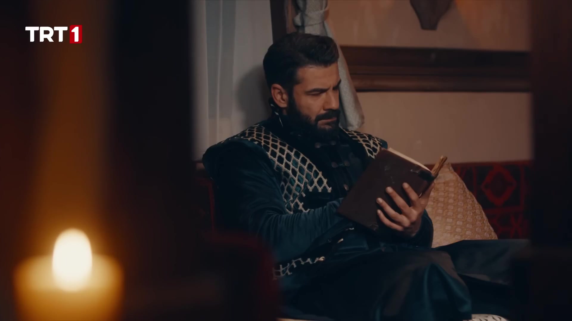 Кадры из сериала Азиз Махмуд Хюдайи: Путешествие любви 6 серия 1 сезон (2024)