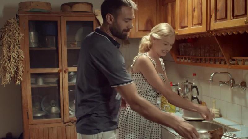 Кадры из сериала Восток-Запад 10 серия 1 сезон (2016)